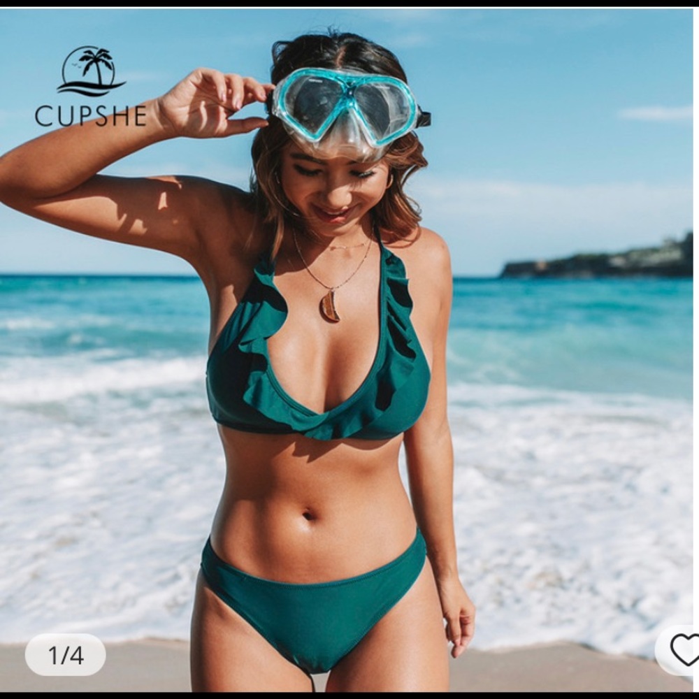 CUPSHE Two pieces ruffle halter neck wrap bikini set in solid green size S